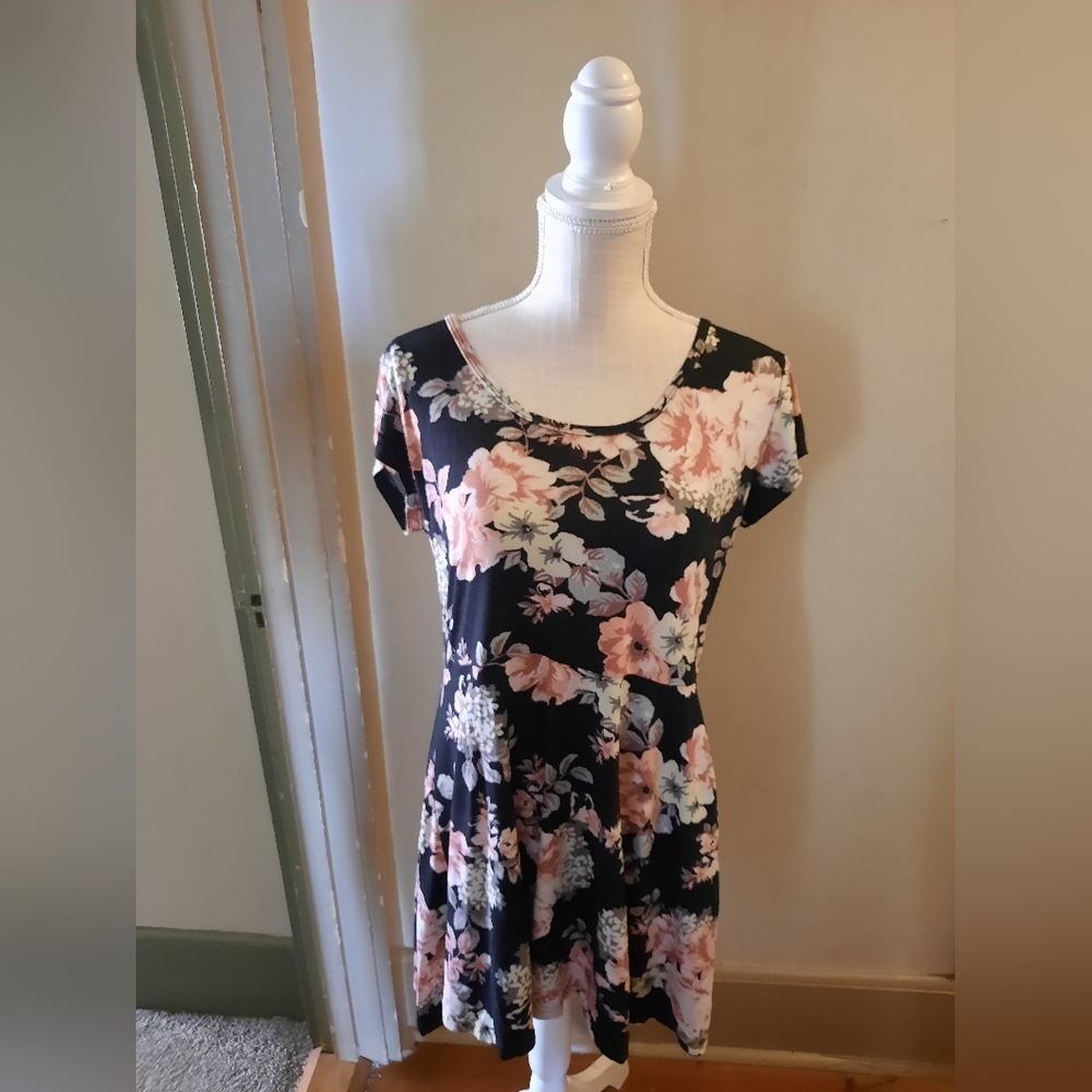 Bobby Brown Floral Dress Medium